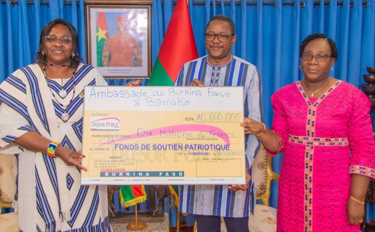 Effort de paix : dix millions de francs CFA mobilisés par l’ambassade du Burkina Faso à Bamako
