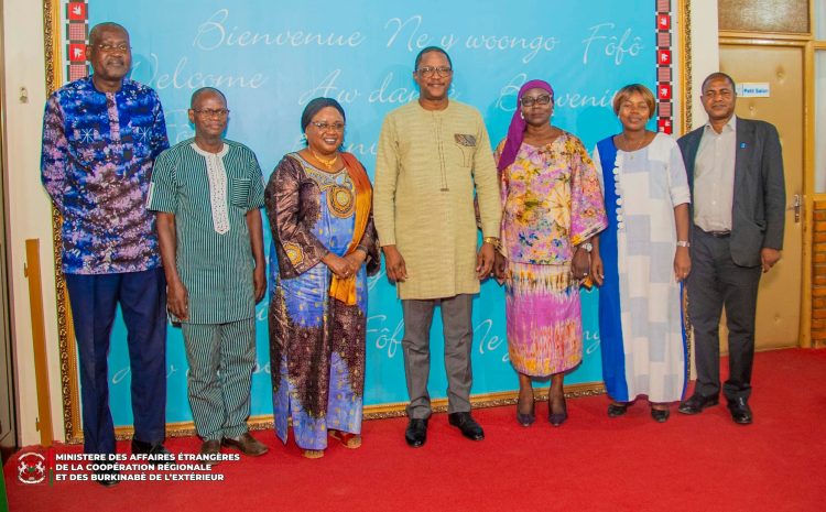 Coopération multilatérale : SEM Karamoko Jean Marie TRAORE échange avec le Représentant résident de l’Unicef en fin de mission et la nouvelle Représentante résidente a.i. du PNUD