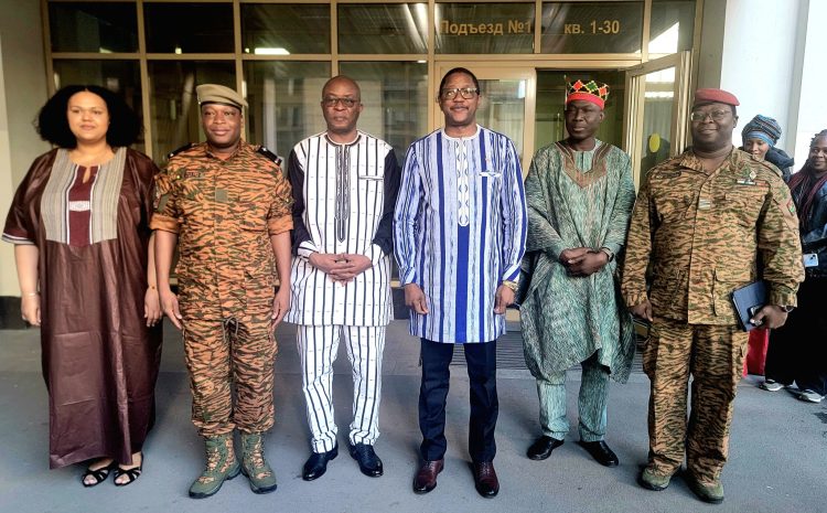 Ambassade du Burkina Faso en Fédération de Russie : le Chef de la diplomatie burkinabè encourage le personnel